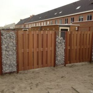 schanskorfschermen in schutting