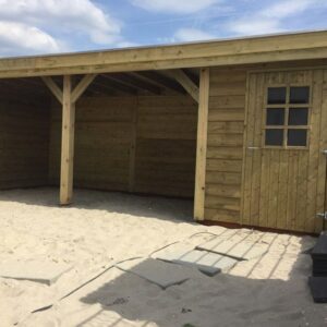 Vuren tuinhuis met overkapping met bevelsiding rabat