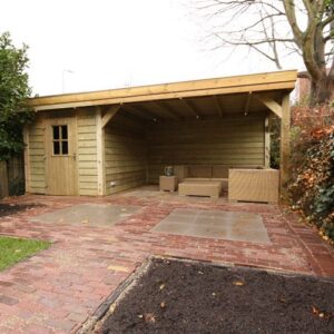 Vuren tuinhuis met overkapping met bevelsiding rabat