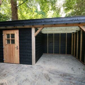 Douglas tuinhuis met overkapping en golfplatendak