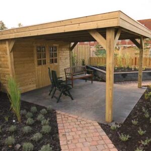 Vuren tuinhuis met overkapping met strak rabat