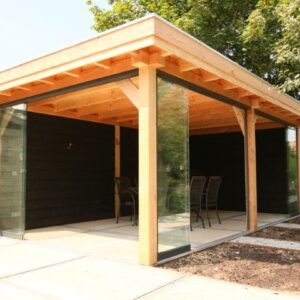 Douglas overkapping met glazen schuifdeuren