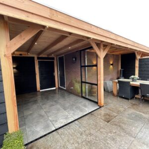 overkapping naast bestaande berging